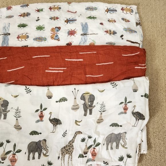 Little Unicorn Deluxe Muslin Unisex Infant Bug, Safari Print Swaddles x 4 - Picture 6 of 13